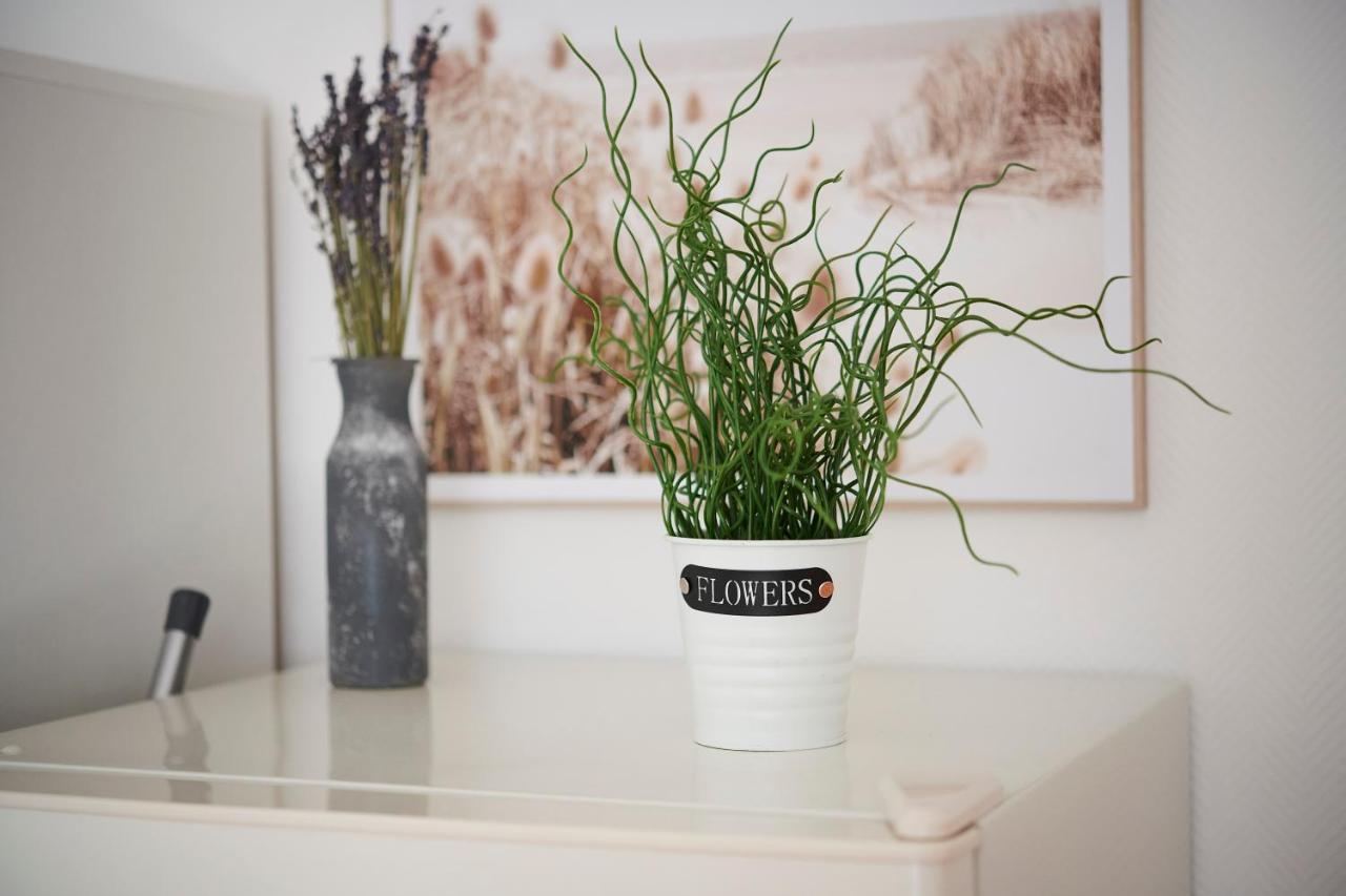 Grosszuegig & Stilvoll Parkplatz ,Ruhige Lage, 5 Personen, Langzeit Apartment Paderborn Ngoại thất bức ảnh