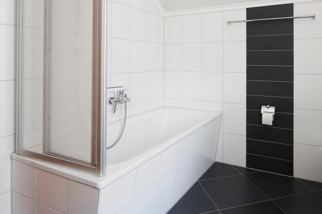Grosszuegig & Stilvoll Parkplatz ,Ruhige Lage, 5 Personen, Langzeit Apartment Paderborn Ngoại thất bức ảnh